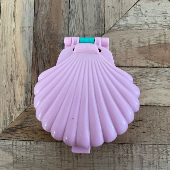 vintage 90’s polly pocket Pocahontas Once Upon a Time locket - Picture 3 of 4